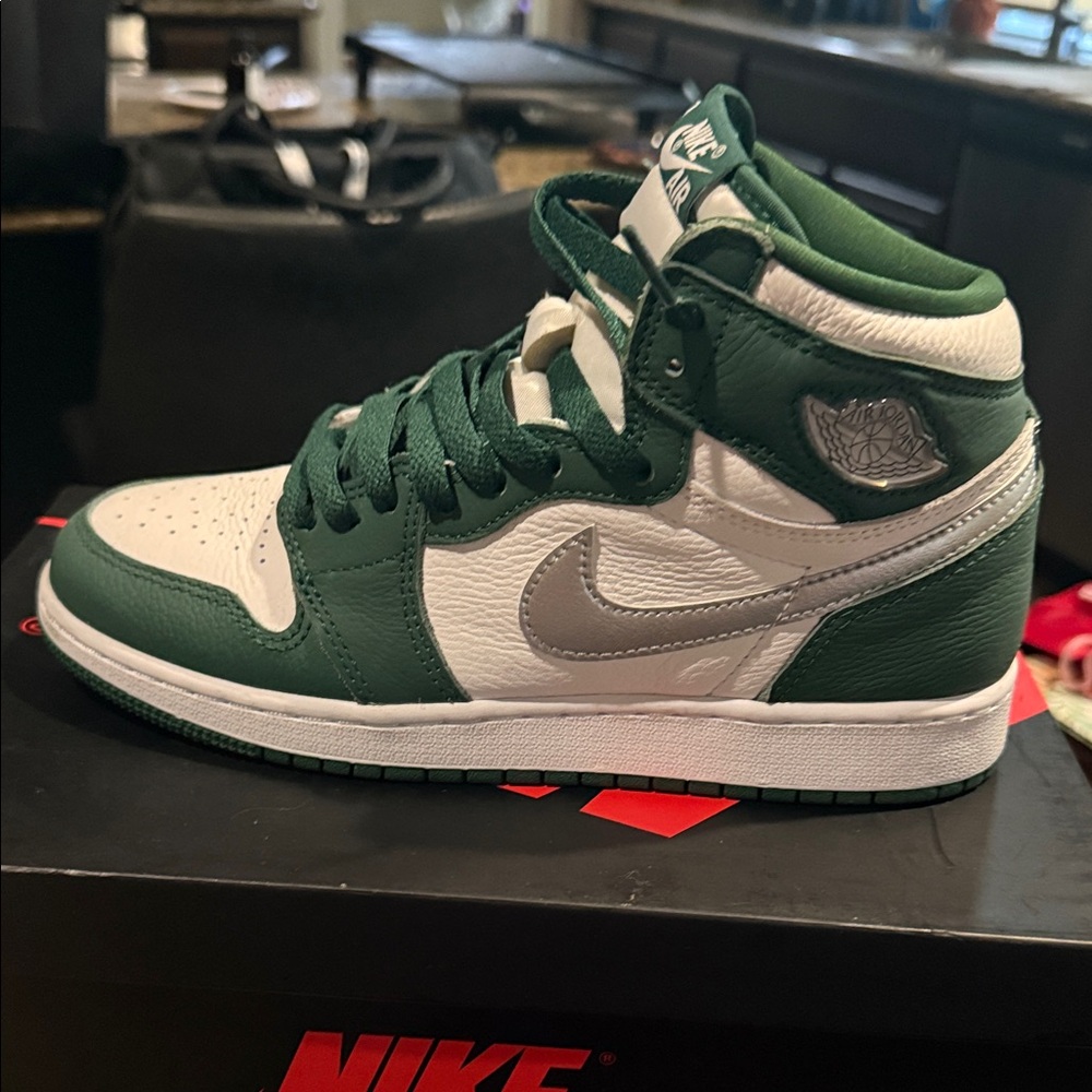 Jordans Nike Forest Green and White High-Tops